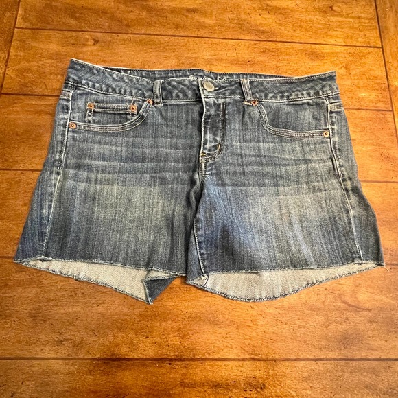 American Eagle Outfitters Pants - American Eagle Blue Denim Stretch Shorts Wmns Sz 12 S1102-526